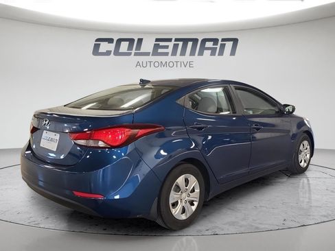 Used 2016 Hyundai Elantra SE image 5