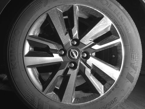 Used 2025 Nissan Versa SV image 14