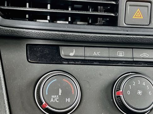 Used 2024 Volkswagen Jetta Sport FWD image 19