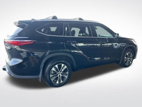 Used 2022 Toyota Highlander XLE image 5
