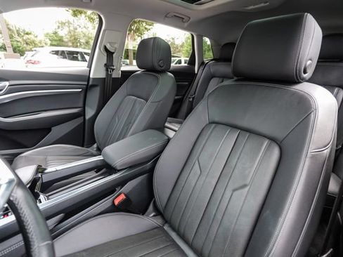 Used 2022 Audi e-tron Premium Plus AWD/4WD image 58