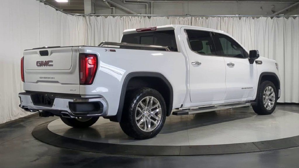 Used 2021 GMC Sierra 1500 SLT w/ SLT Premium Plus Package AWD/4WD image 10