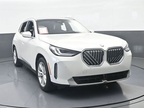 Used 2025 BMW X3 xDrive30i image 9