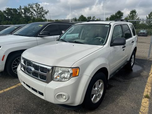 Used 2011 Ford Escape XLT w/ 201A Rapid Spec Order Code FWD image 2