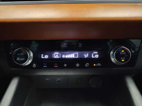 Used 2023 Mitsubishi Outlander SEL FWD image 19