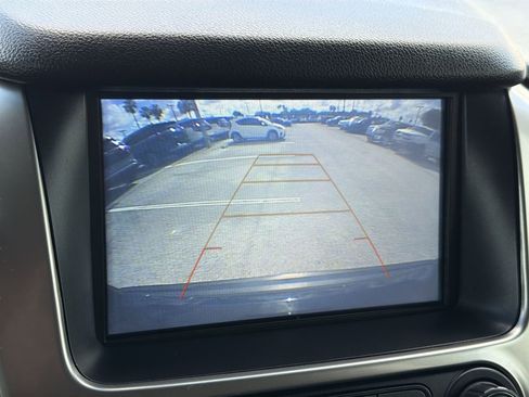Used 2019 Chevrolet Suburban LS RWD image 21