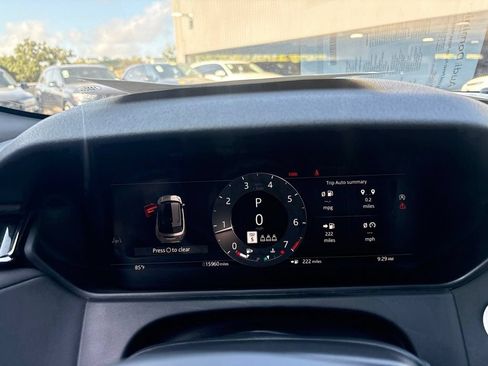 Used 2025 Land Rover Range Rover Velar Dynamic SE AWD/4WD image 21