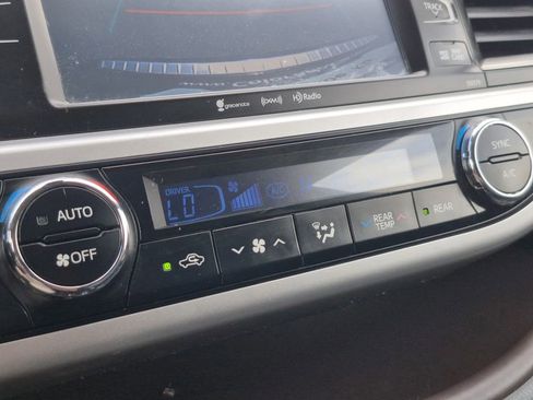 Used 2018 Toyota Highlander XLE image 25