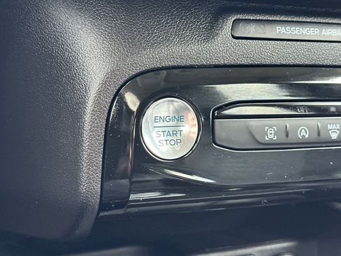 Certified 2025 Ford Escape Platinum image 23