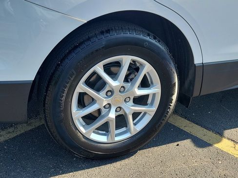 Used 2024 Chevrolet Equinox LT FWD image 7