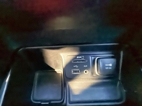 Used 2016 Jeep Cherokee Latitude w/ Cold Weather Group FWD image 28