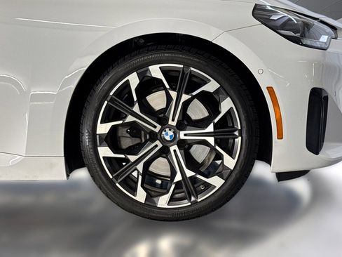 Used 2025 BMW 230i Coupe w/ Convenience Package RWD image 12