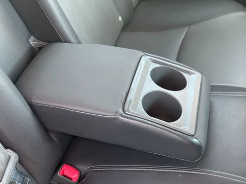 Used 2015 Toyota Prius Five image 34