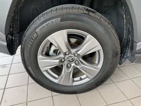 Used 2025 Toyota RAV4 LE image 39