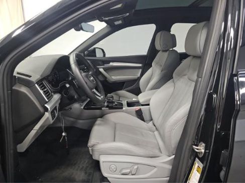 Used 2024 Audi Q5 2.0T Premium w/ Summer of Audi Package AWD/4WD image 4