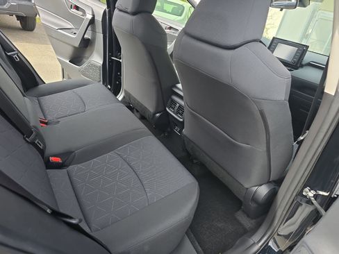 Used 2019 Toyota RAV4 XLE FWD image 15
