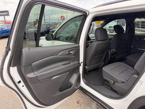 Used 2025 Chevrolet Traverse LT w/ Midnight/Sport Edition FWD image 36