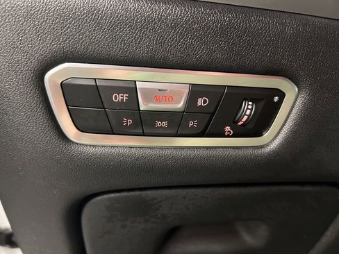 Used 2023 BMW X7 xDrive40i w/ Premium Package image 23