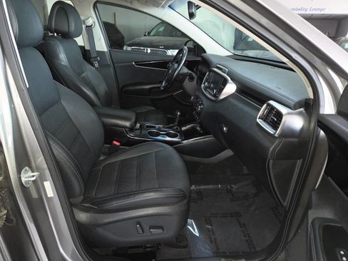 Used 2016 Kia Sorento SX image 28
