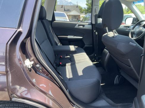 Used 2013 Subaru Forester 2.5X Premium AWD/4WD image 12