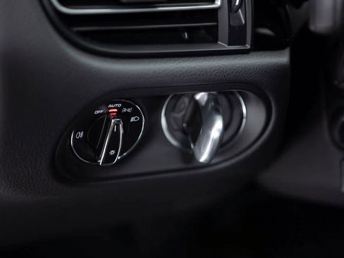 Certified 2025 Porsche Macan image 21