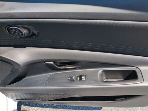 Used 2025 Hyundai Elantra Sport FWD image 26