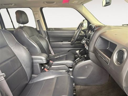 Used 2016 Jeep Patriot High Altitude image 13