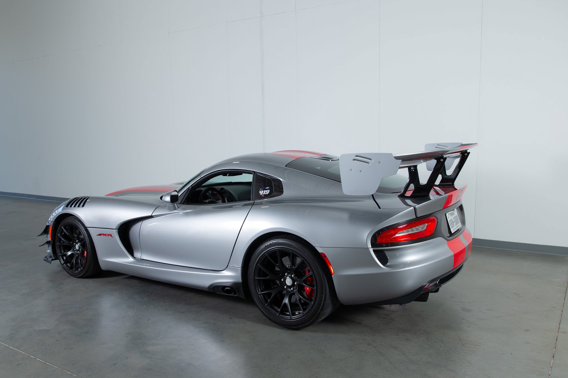 Used 2017 Dodge Viper ACR w/ Extreme Aero Package RWD image 9