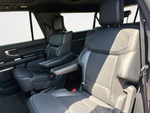 Used 2025 Ford Expedition Max Platinum w/ Stealth Appearance Package AWD/4WD image 13