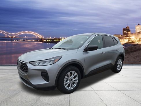 Used 2024 Ford Escape Active w/ Cold Weather Package image 1