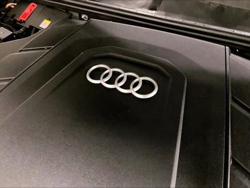 Used 2019 Audi Q8 Prestige w/ Towing Package AWD/4WD image 36