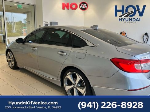 Used 2019 Honda Accord Touring image 4