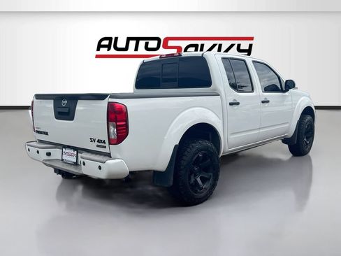 Used 2021 Nissan Frontier SV w/ Midnight Edition Floor Mats AWD/4WD image 7