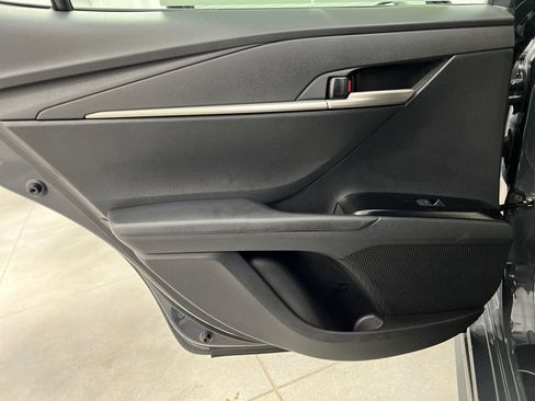 Used 2025 Toyota Camry SE image 14