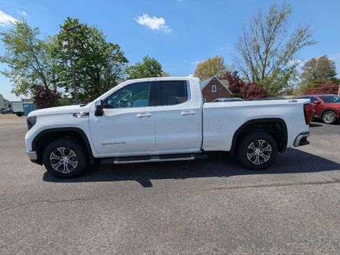 Used 2023 GMC Sierra 1500 SLE AWD/4WD image 4