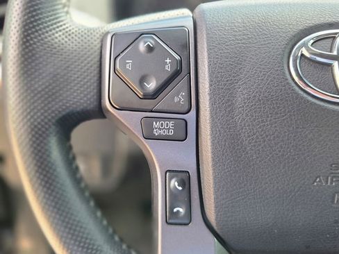 Used 2022 Toyota Tacoma TRD Off-Road w/ Technology Package AWD/4WD image 18