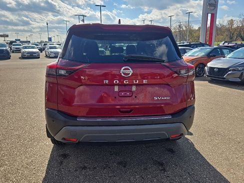 Used 2021 Nissan Rogue SV w/ Premium Package image 6