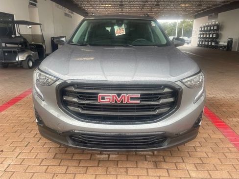 Used 2021 GMC Terrain SLT w/ Infotainment Package II FWD image 2