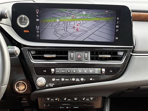 Used 2022 Lexus ES 350 Ultra Luxury image 15