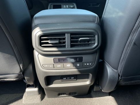 Certified 2025 Honda Pilot Touring image 34