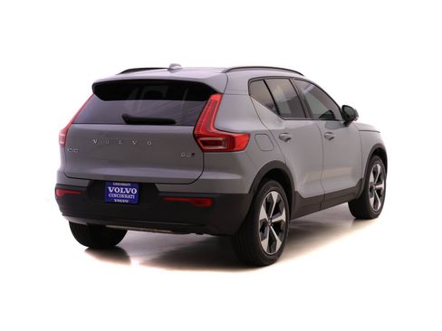 Certified 2024 Volvo XC40 B5 Plus image 6