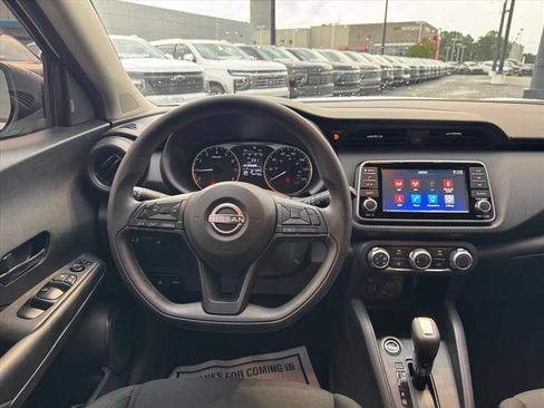 Used 2023 Nissan Kicks S FWD image 12