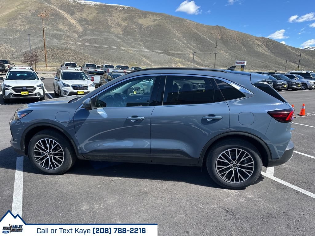 Used 2024 Ford Escape SE w/ PHEV Premium Package FWD image 3