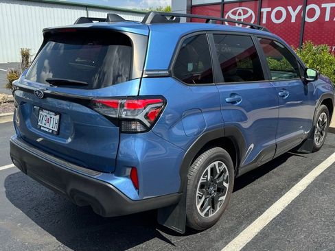 Used 2025 Subaru Forester Premium w/ Convenience Package #1 image 3