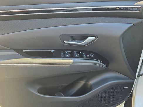 Certified 2023 Hyundai Tucson Limited AWD/4WD image 16