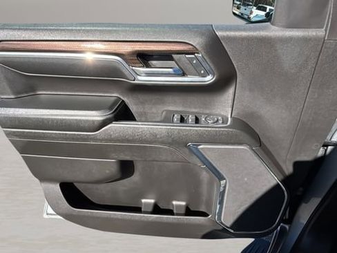 Used 2024 Chevrolet Silverado 1500 LT Trail Boss w/ Protection Package image 17