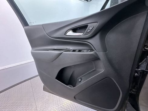 Used 2023 Chevrolet Equinox LT image 31