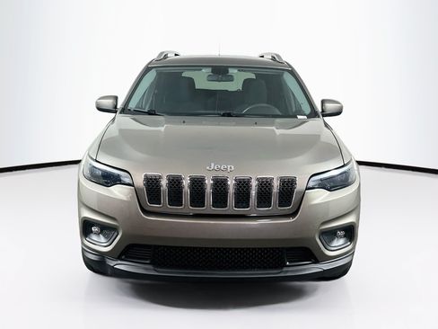 Used 2019 Jeep Cherokee Latitude w/ Popular Appearance Group FWD image 2