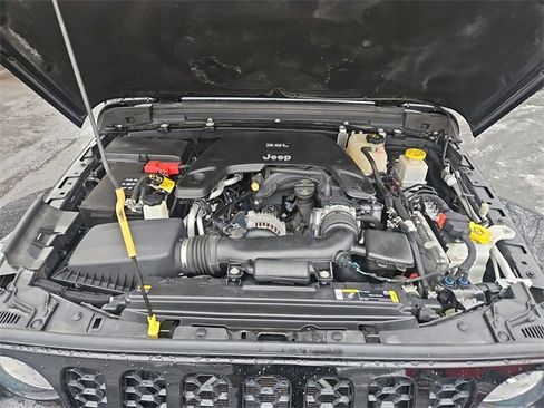 Used 2021 Jeep Gladiator Sport image 29