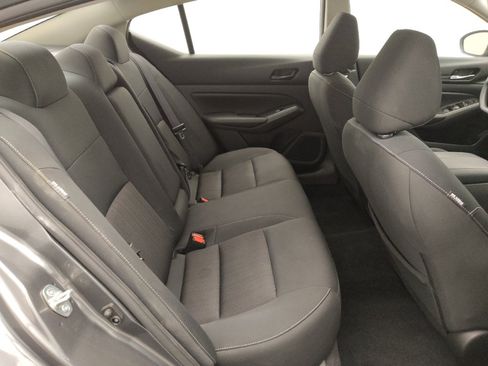 Used 2025 Nissan Altima 2.5 SV FWD image 19